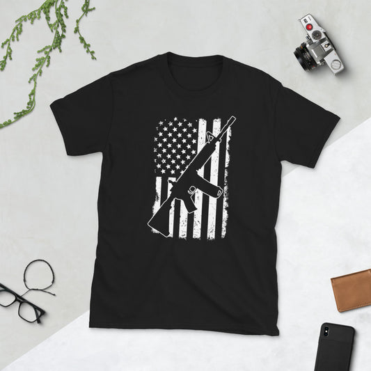 Camiseta unisex de manga corta con pistola y bandera estadounidense