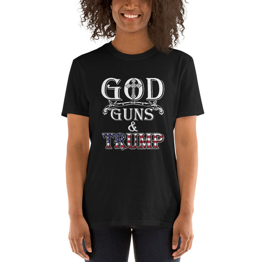 Camiseta unissex de manga curta God, guns & Trump