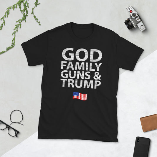 Camiseta unisex de manga corta Dios, familia, armas y Trump