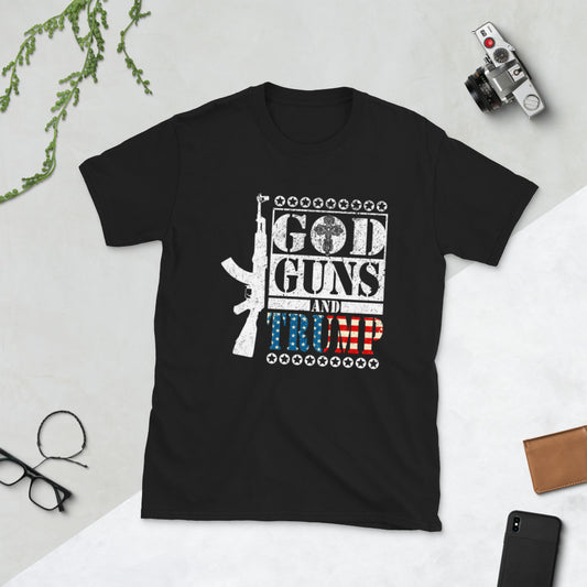 Camiseta unisex de manga corta Dios, pistola y Trump